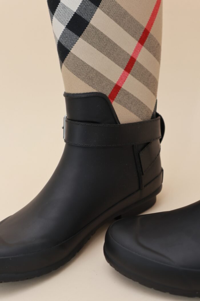 Burberry Nova Check Rain Boots – Size 37 - Image 4