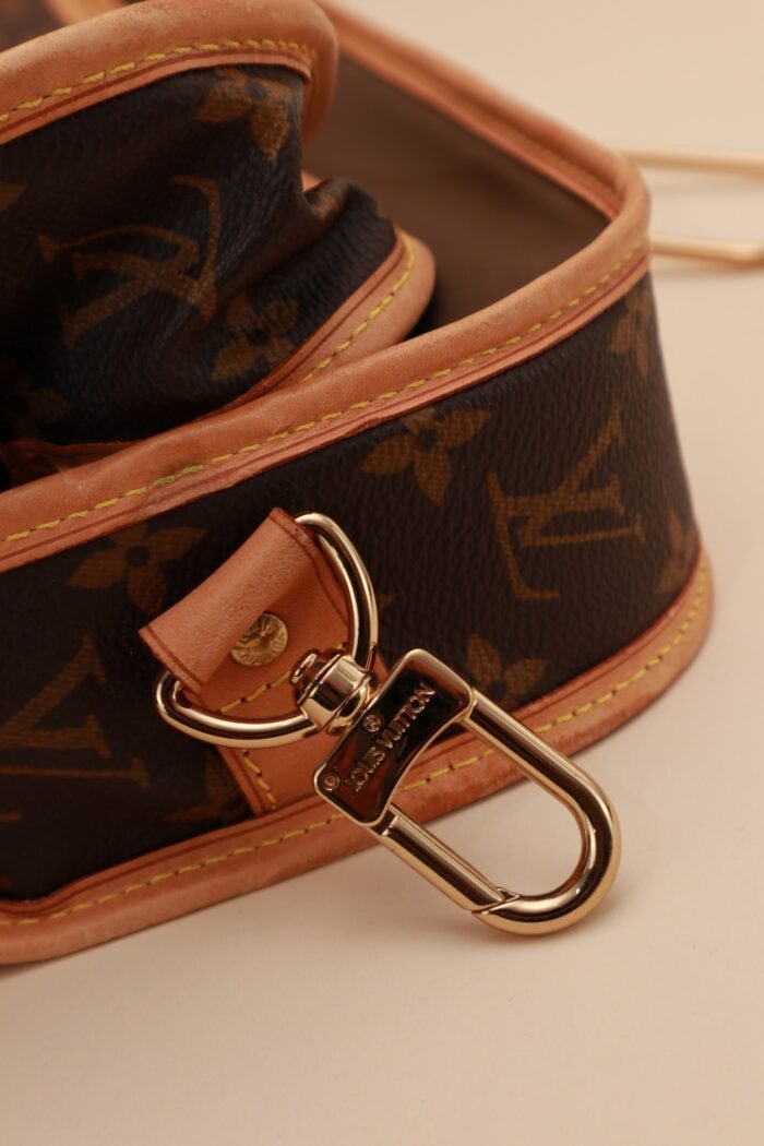 Louis Vuitton Monogram Garment Bag - Image 12
