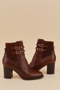 Valentino Garavani Brown Rockstud Ankle Boots - Size 36 - Image 4