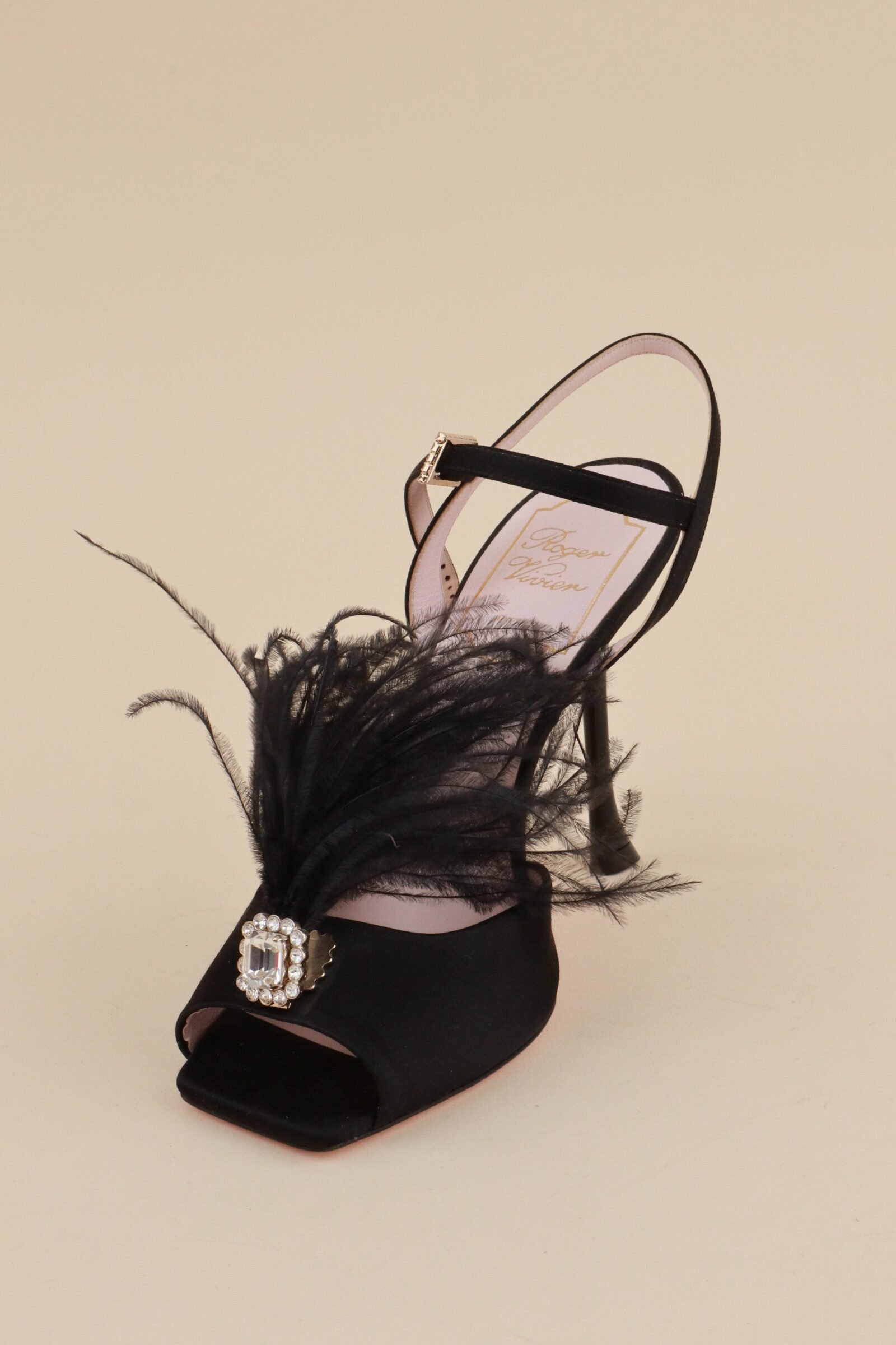IMG_4341 Roger Vivier Feather-Embellished Satin Sandals - EU 35,5 - Image 1