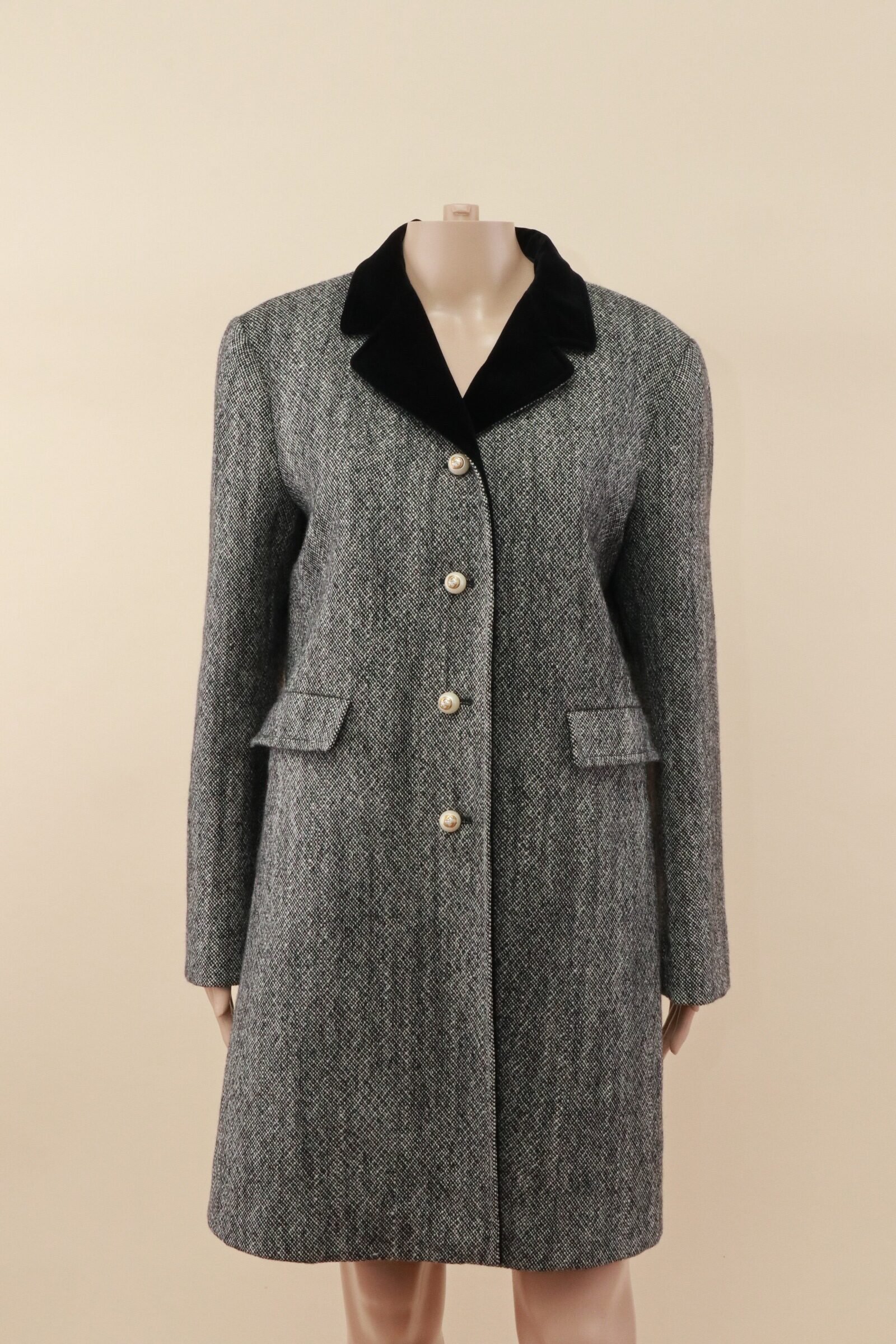 IMG_4519 Gucci Grey Wool Coat — Size IT 46 - Image 1
