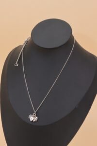 Christian Dior Vintage Heart Charm Necklace - Image 6