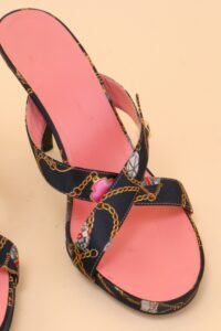 Vintage Gucci Satin Print Sandal - 38 - Image 3