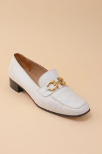 Salvatore Ferragamo Gancini Loafers – 37